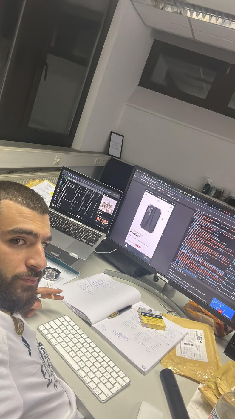 Kay am Arbeiten